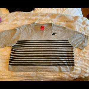 Nike crop workout top